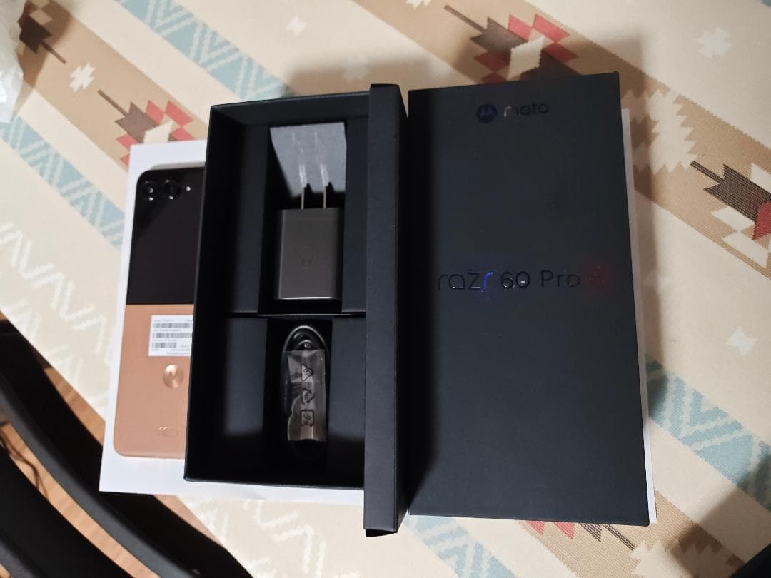 Motorola Razr 60 Pro 海外版