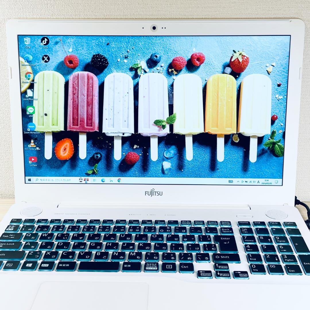 高性能 core i7 8GB 大容量 カメラ ブルーレイ ノートパソコン 白