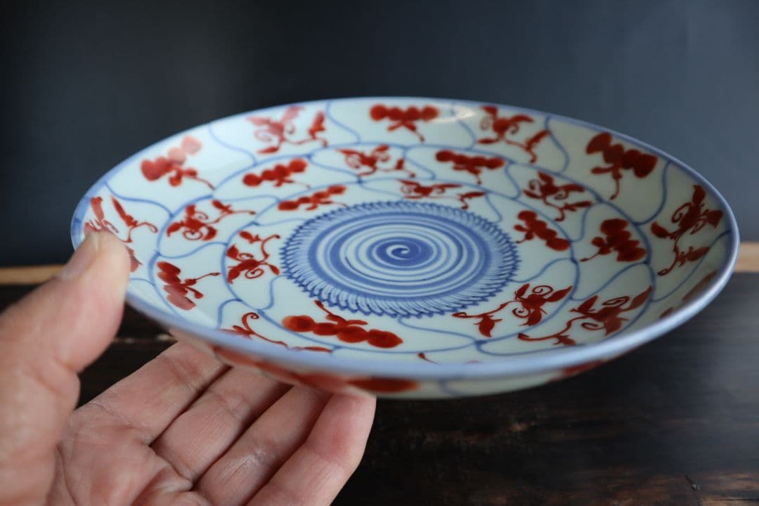 赤絵草花霊芝文七寸皿