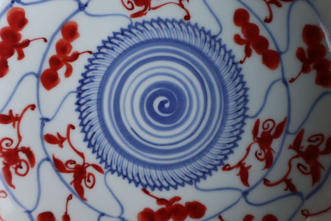 赤絵草花霊芝文七寸皿