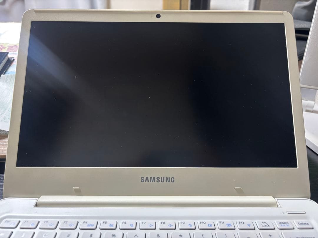 Samsung(韓国製)13.3インチ ノートパソコン