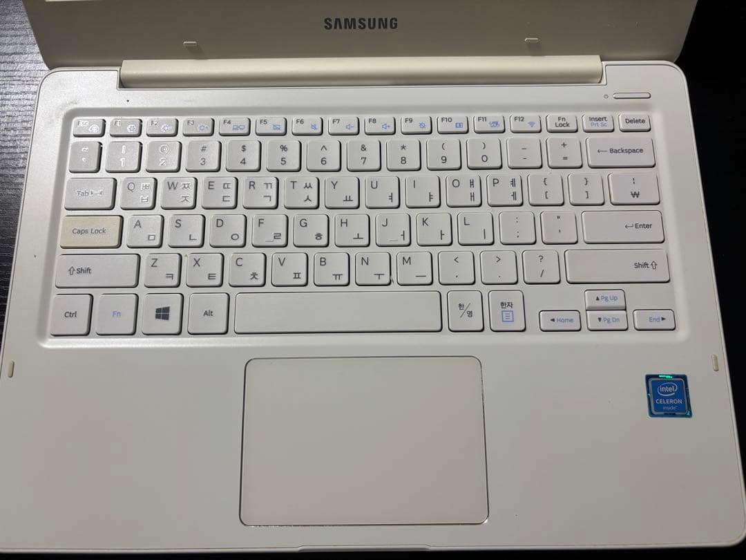 Samsung(韓国製)13.3インチ ノートパソコン