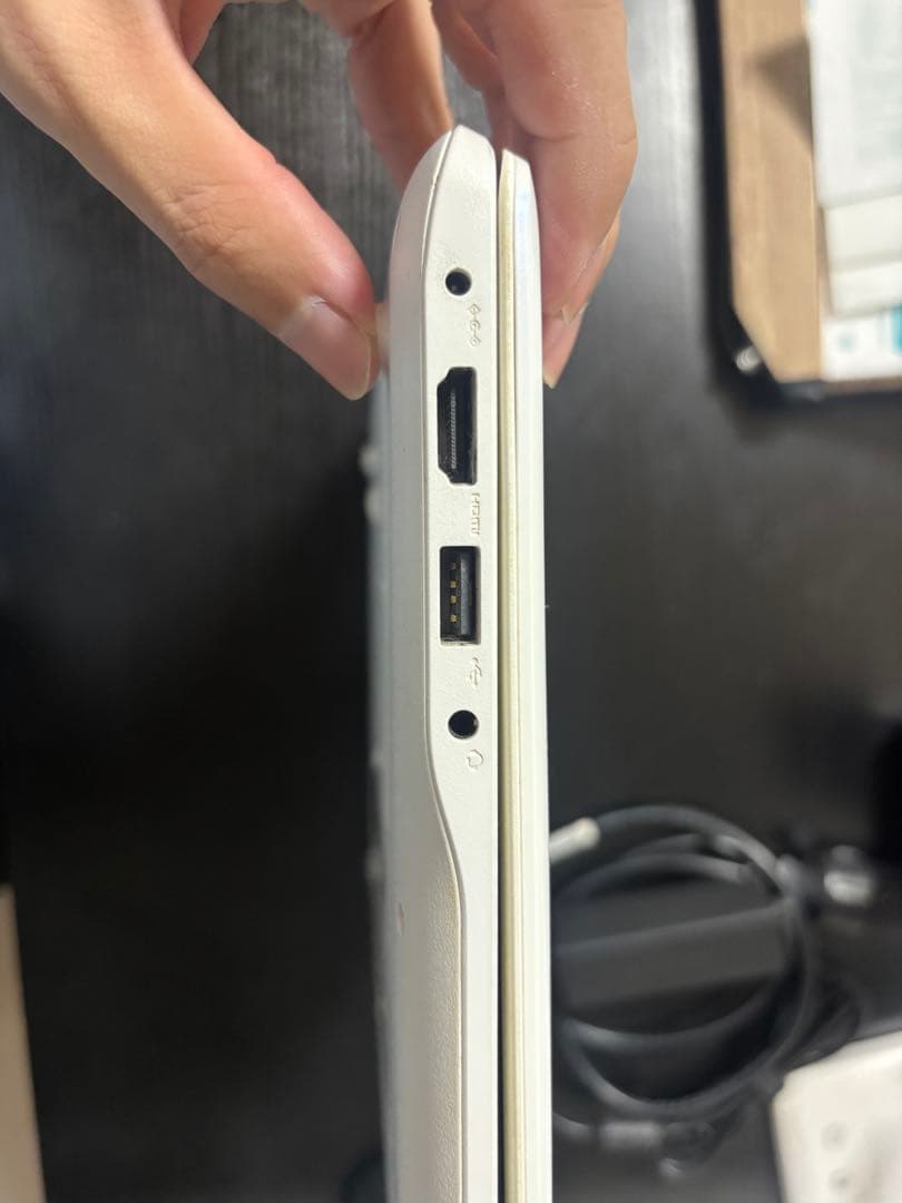 Samsung(韓国製)13.3インチ ノートパソコン