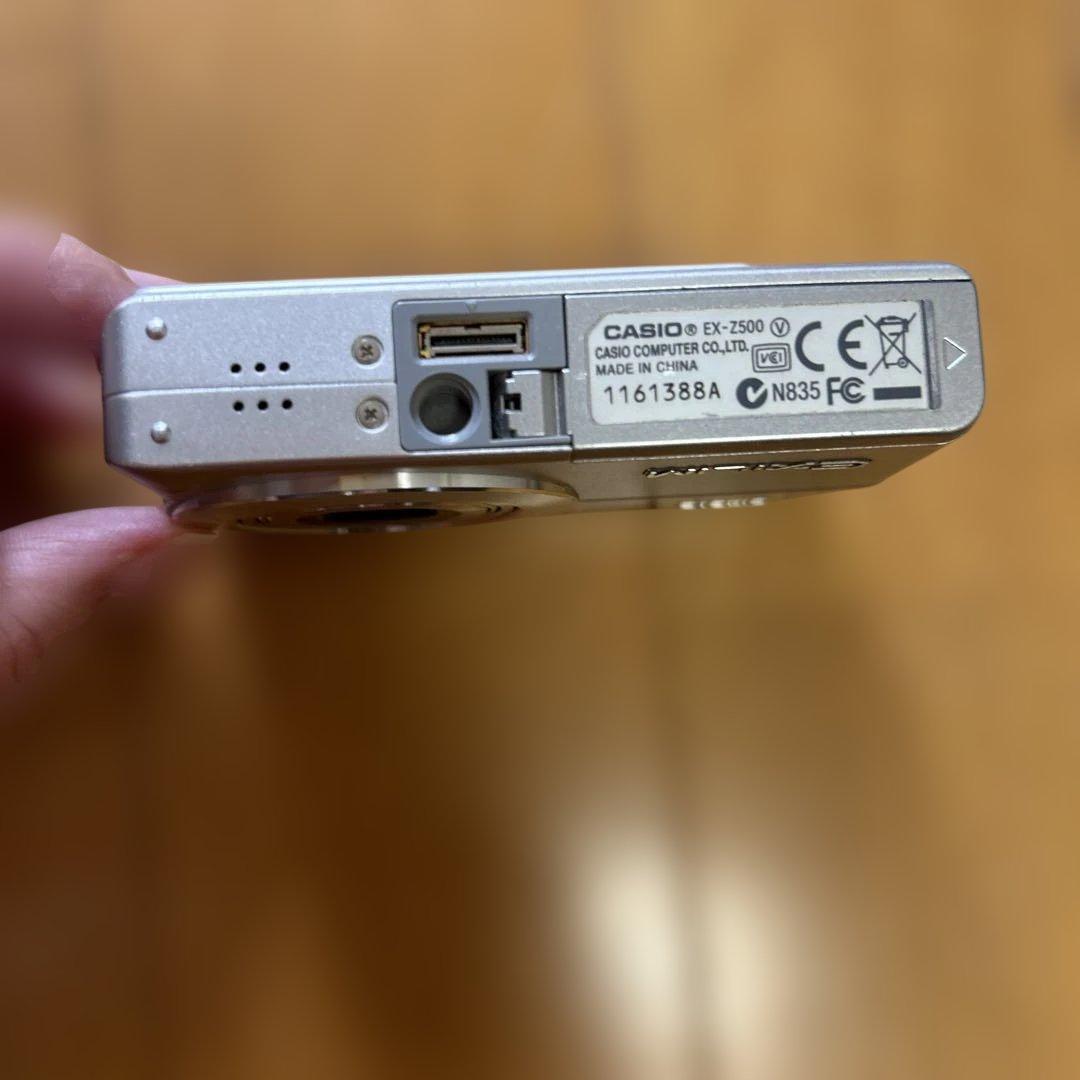 CASIO EXILIM 5.0 EX-Z500 デジカメ 充電器 ケーブル付き