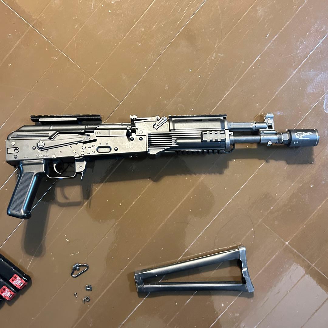 東京マルイ　次世代電動ガン　AK102 ストック爪破損