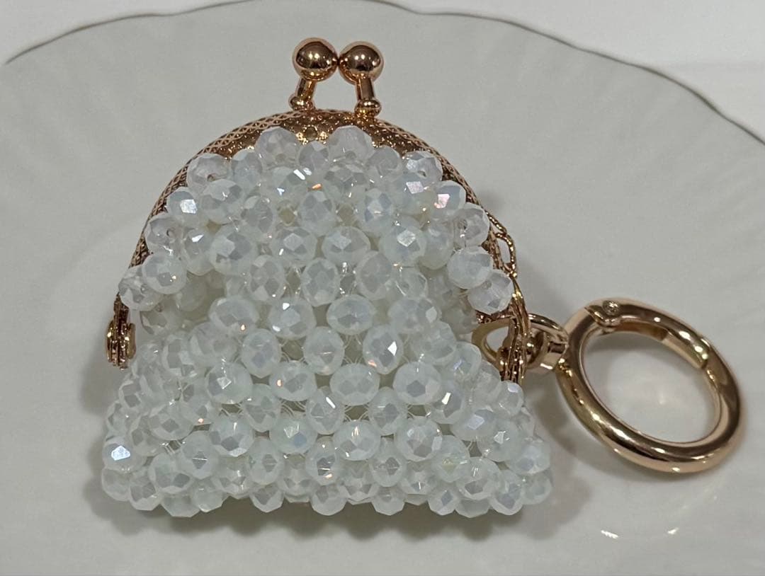 ビーズ　がま口　小物入れ　小銭入れ　ピルケース　黒　黄色　白　チャーム　推し活