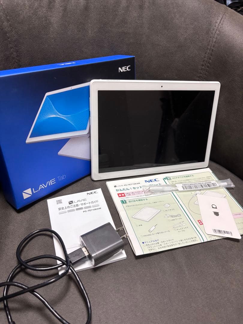 NEC LAVIE Tab ホワイト 本体 充電器付き