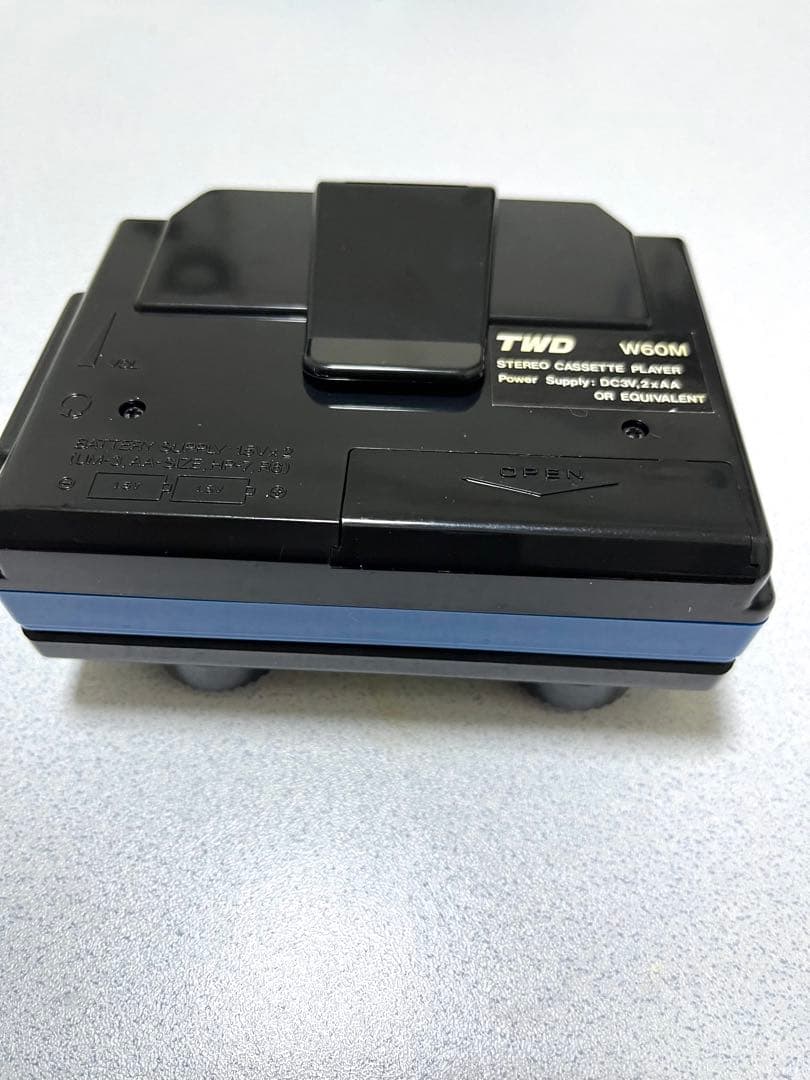 完動品TWD W60Mカセットプレーヤー　　　　　ヘッドホン付属