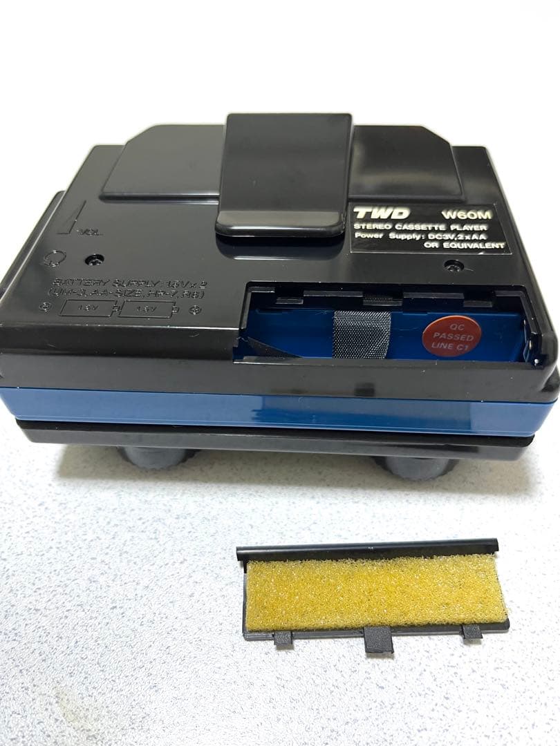 完動品TWD W60Mカセットプレーヤー　　　　　ヘッドホン付属