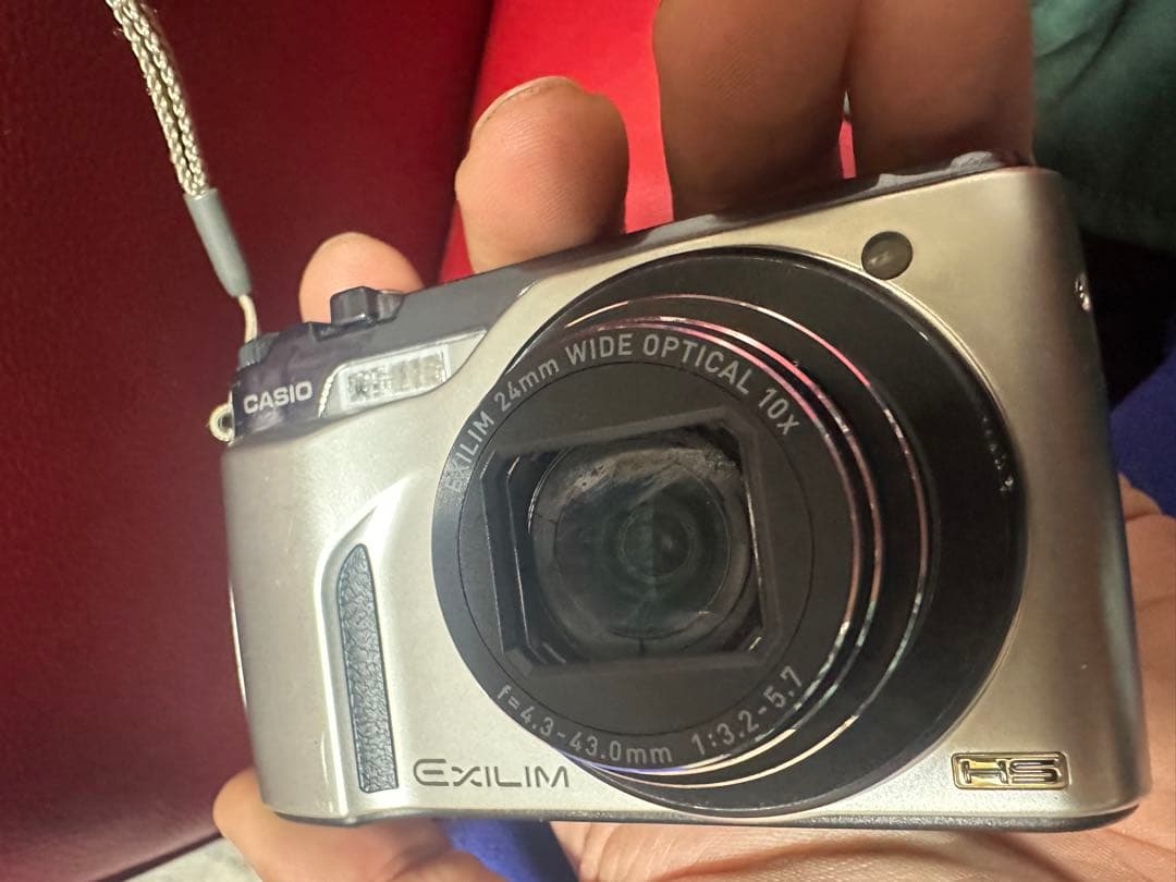 CASIO EXILIM EX-FH100/デジタルカメラ