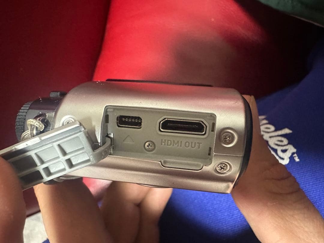 CASIO EXILIM EX-FH100/デジタルカメラ