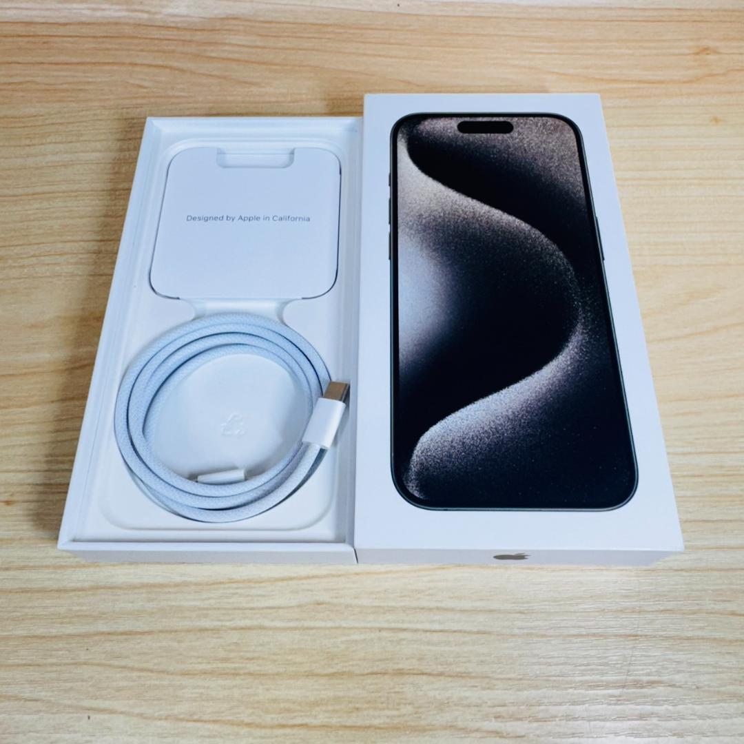 P326 超美品 SIMフリー iPhone15 Pro 128GB おまけ付き