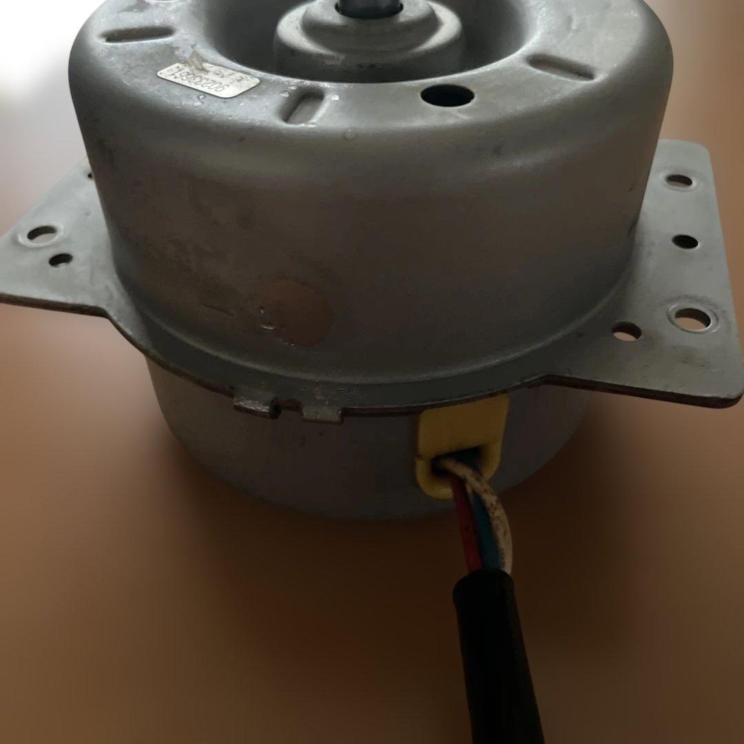 富士工業 換気扇モーター 902336661 コネクタ付き