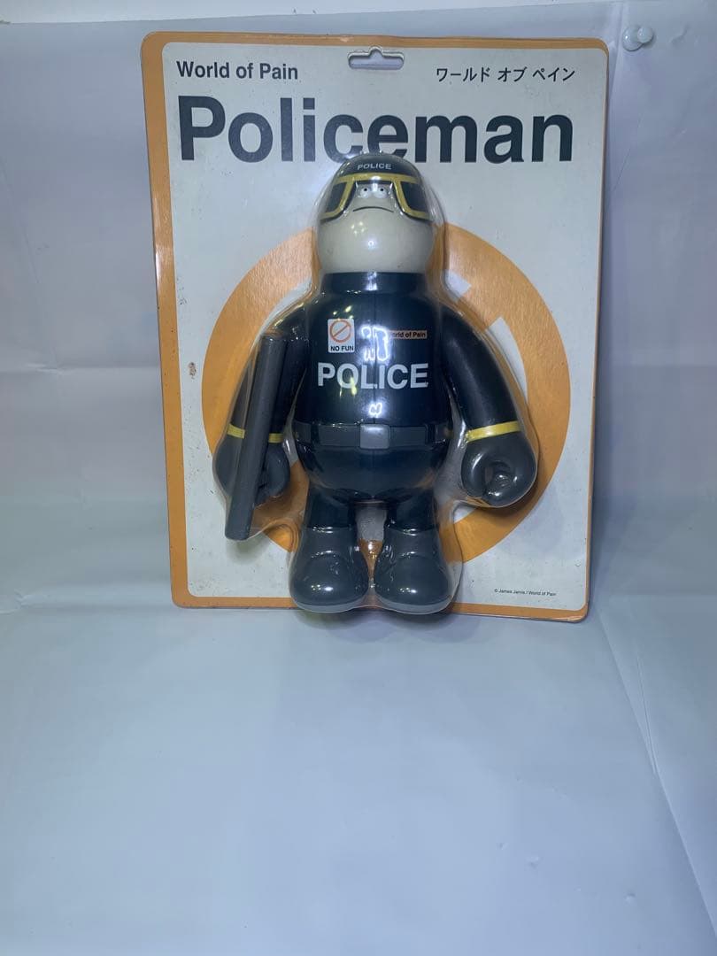 【値下げ】サイラス　World of Pain Policeman フィギュア