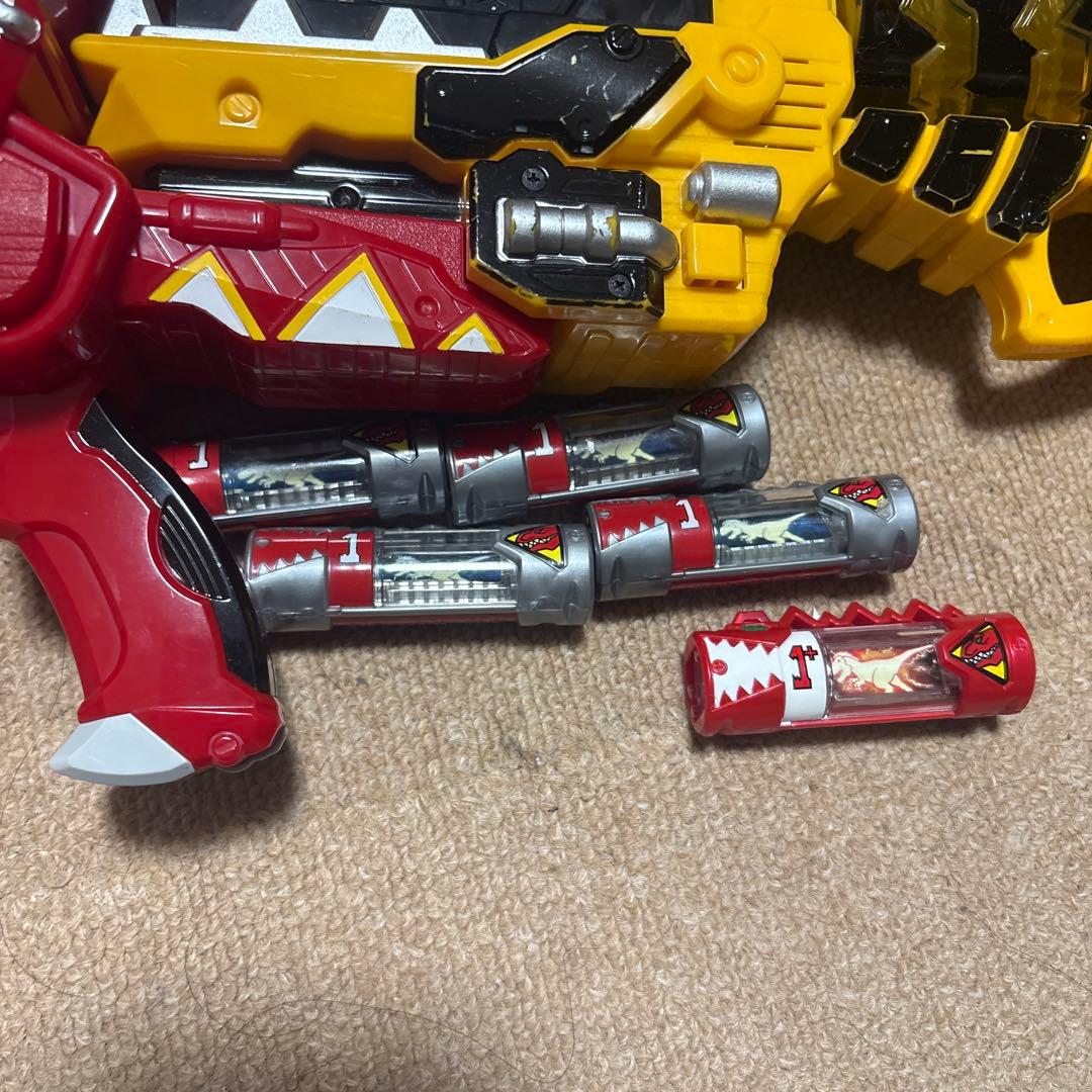 獣電戦隊キョウリュウジャー　ガブリボルバー　ミニティラガブリカリバー獣電池23本