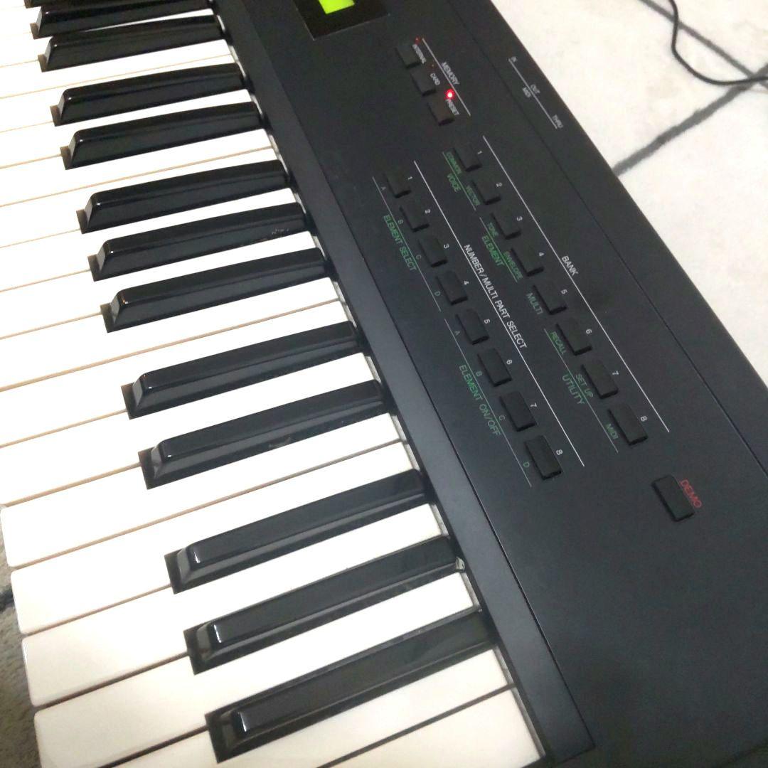 ヤマハ ミュージック ベクター シンセサイザー SY22 キーボード