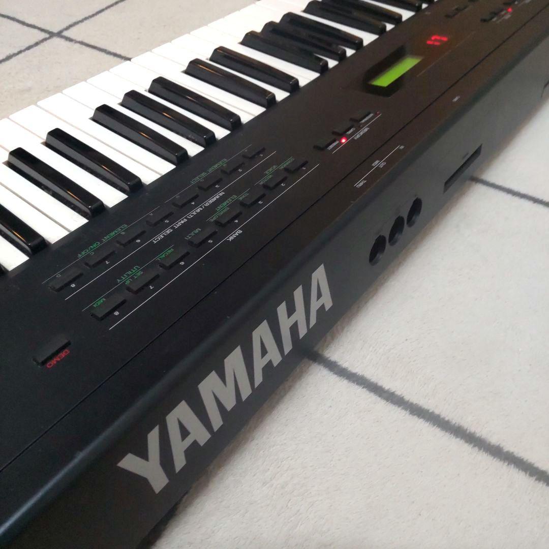 ヤマハ ミュージック ベクター シンセサイザー SY22 キーボード