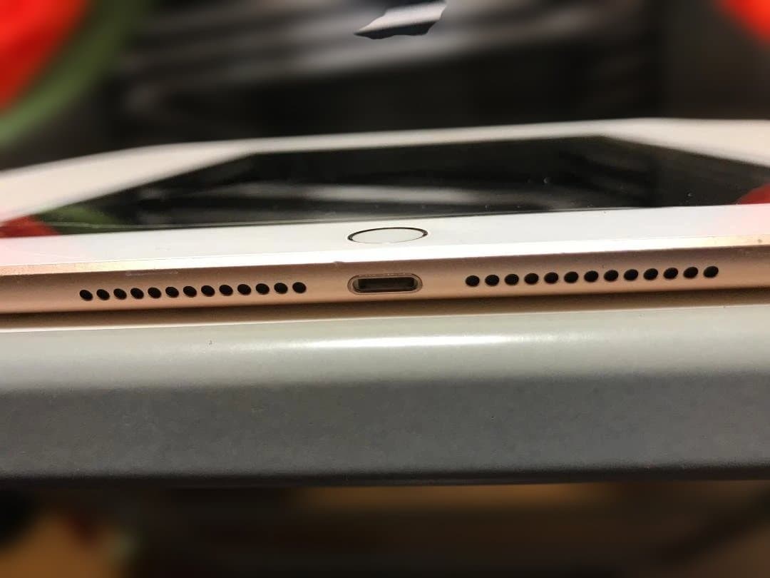 iPad 第6世代 32GB セルラーモデル ピンクゴールド【表示・動作確認済】