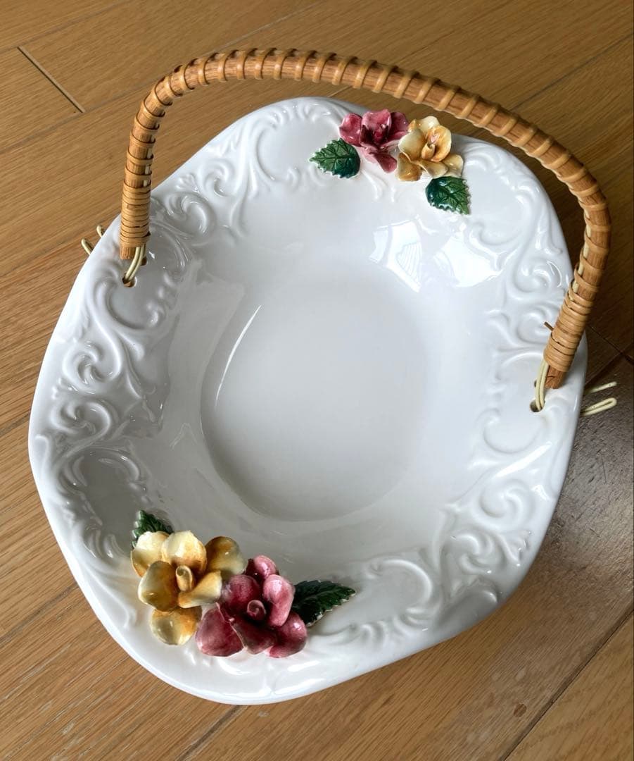 【昭和レトロ】花飾り付き 陶器製 バスケット 菓器 菓子入れ