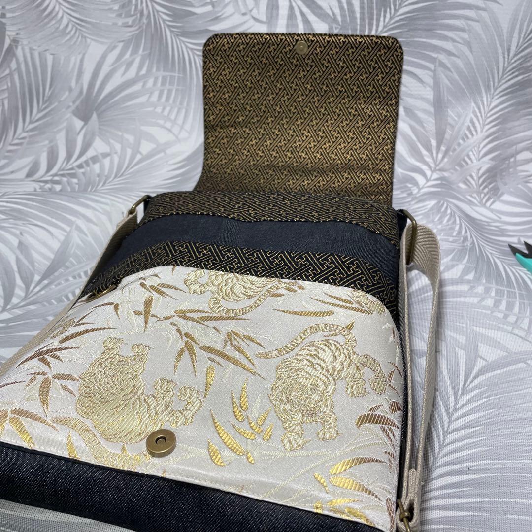 【セール4/30まで】 Lサコッシュ　金襴　四神【白虎】邪気を払い身を守る