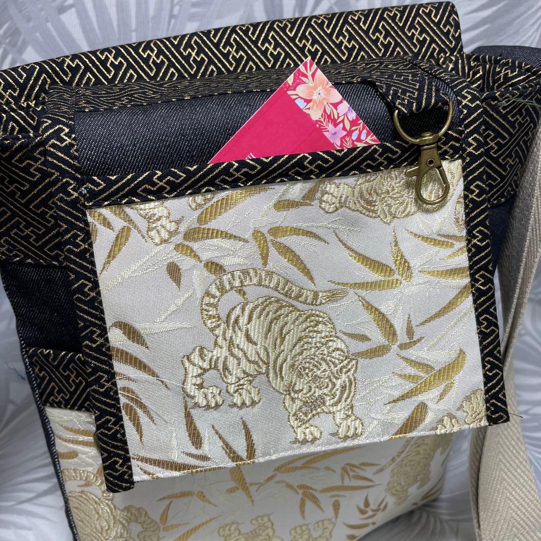 【セール4/30まで】 Lサコッシュ　金襴　四神【白虎】邪気を払い身を守る