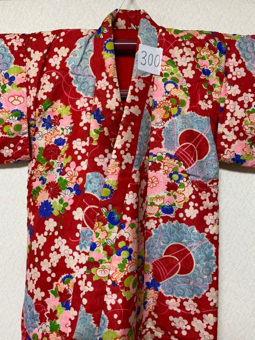 No.300アンティーク子供着物正絹3歳用着丈81センチ裄丈40センチ