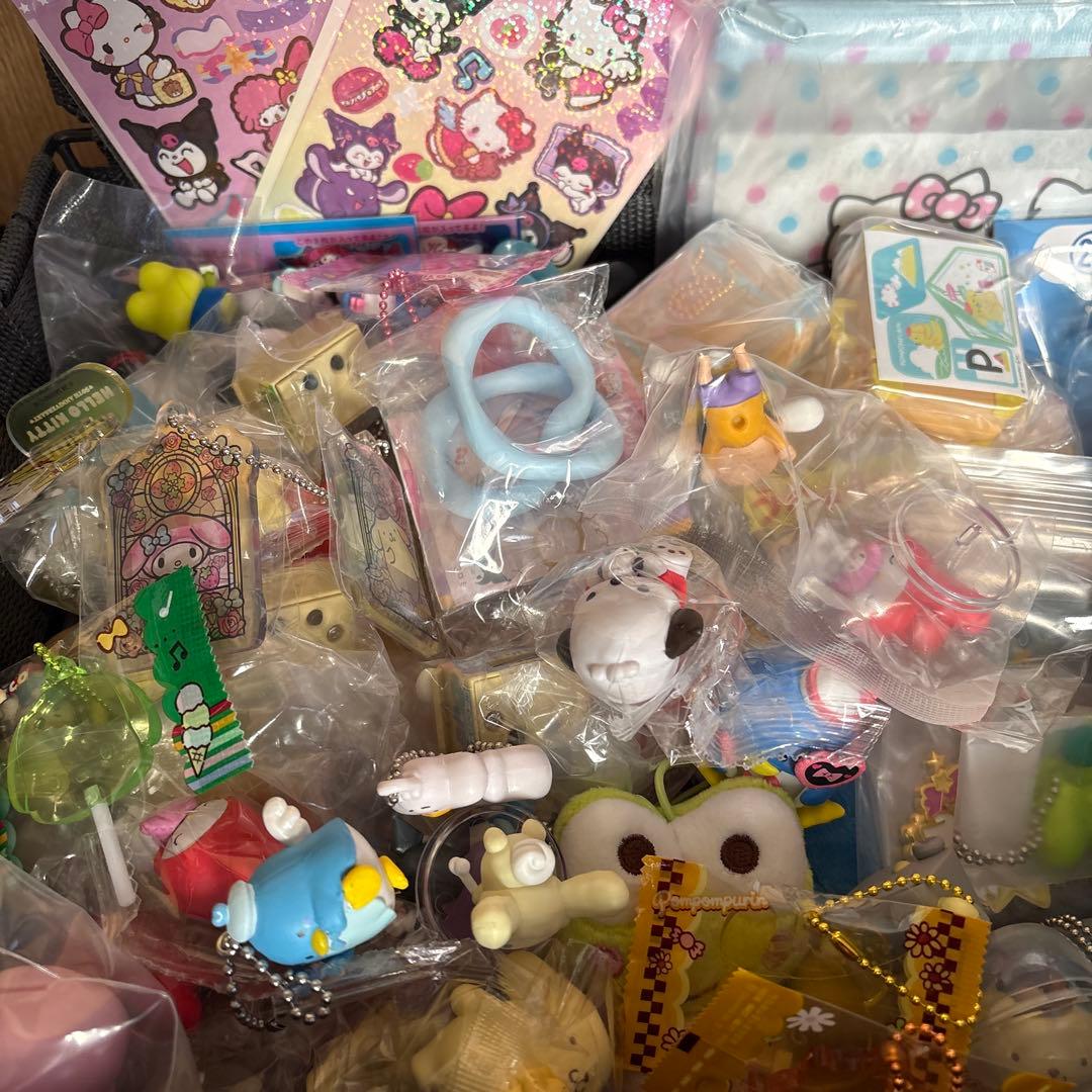 サンリオキャラクター100点キティちゃんシナモンポムポムポチャッコなど沢山