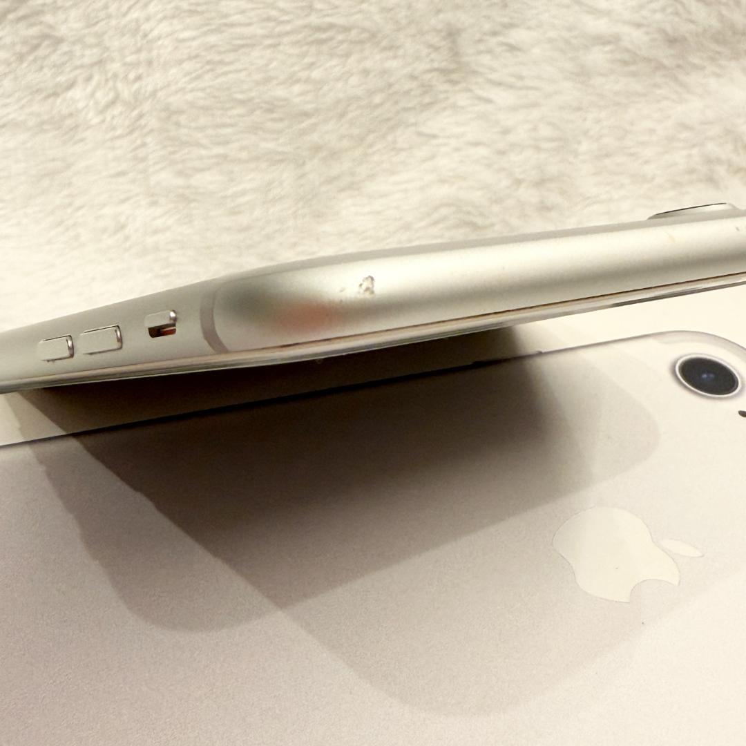 【極美品】iPhone7シルバー32GB SIMフリー バッテリー98%初期化済