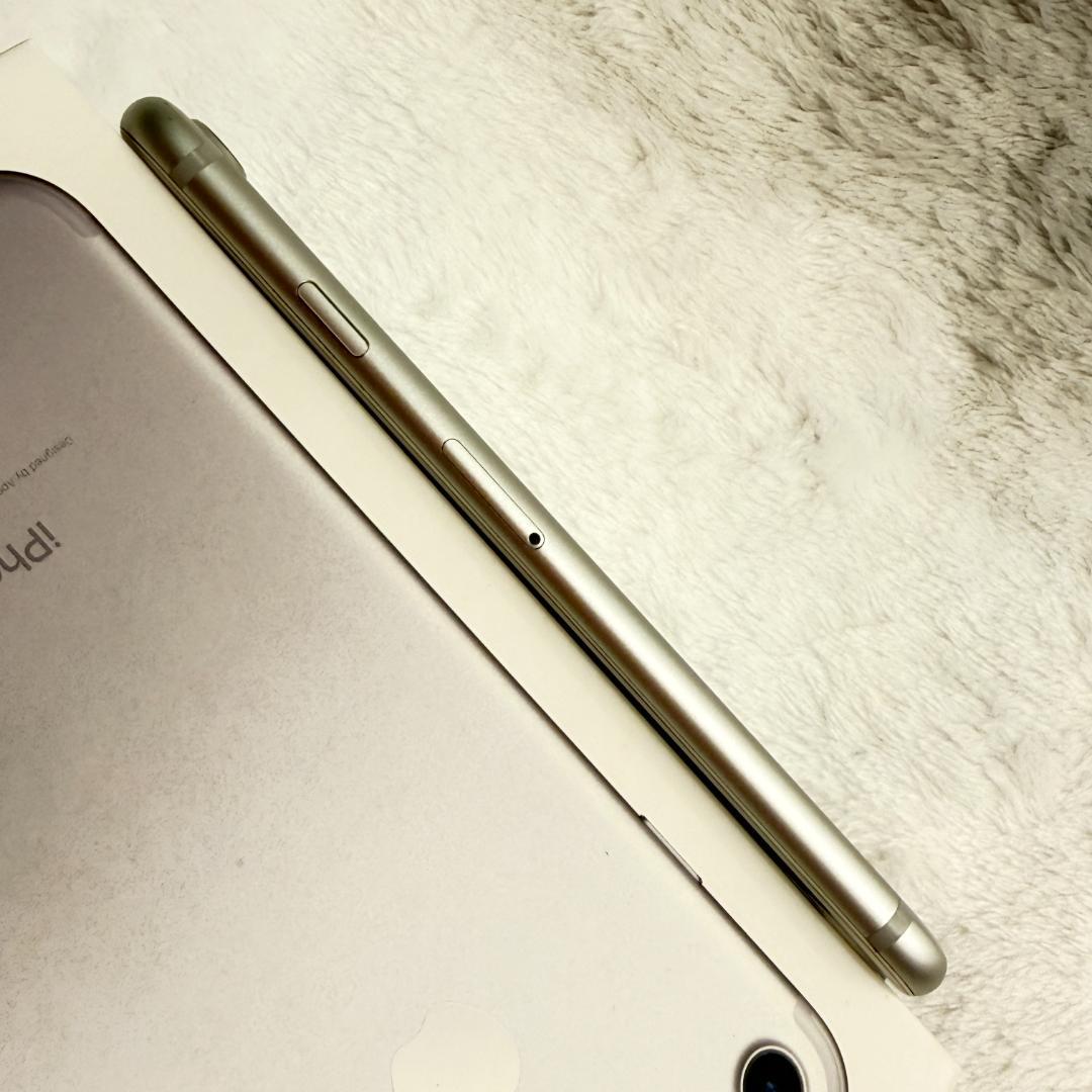 【極美品】iPhone7シルバー32GB SIMフリー バッテリー98%初期化済