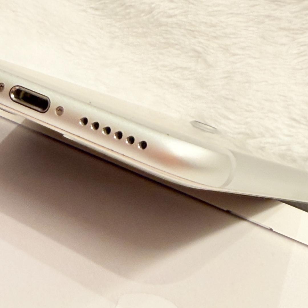 【極美品】iPhone7シルバー32GB SIMフリー バッテリー98%初期化済