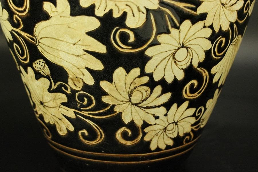 中国美術 纏枝花紋 瓶(P126)