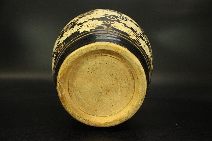 中国美術 纏枝花紋 瓶(P126)