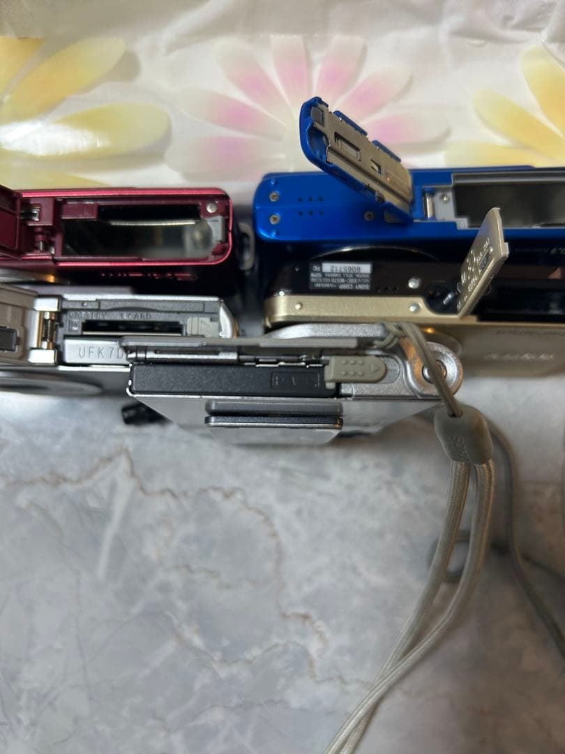 コンパクトデジカメ5台まとめ売り（ジャンク品）