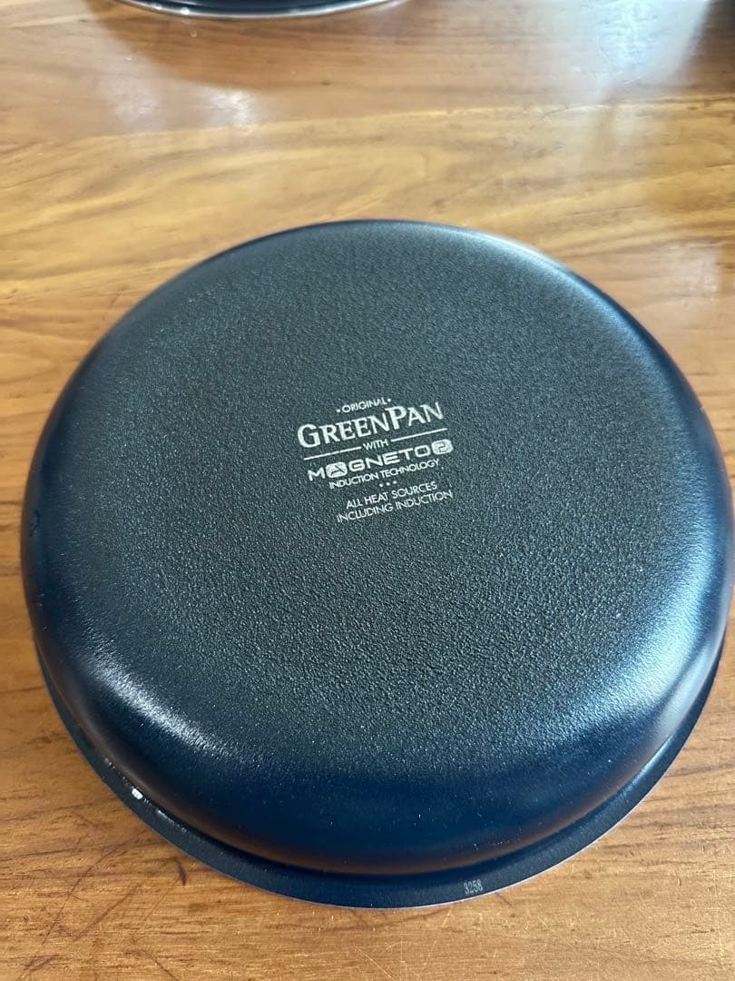 GREENPAN フライパン　クリックシェフ　IH対応　STAUB鍋つかみ付き