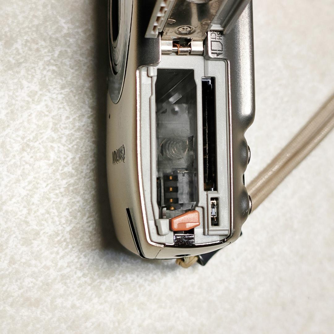 デジタルカメラ Canon IXY DIGITAL 2000IS #3072