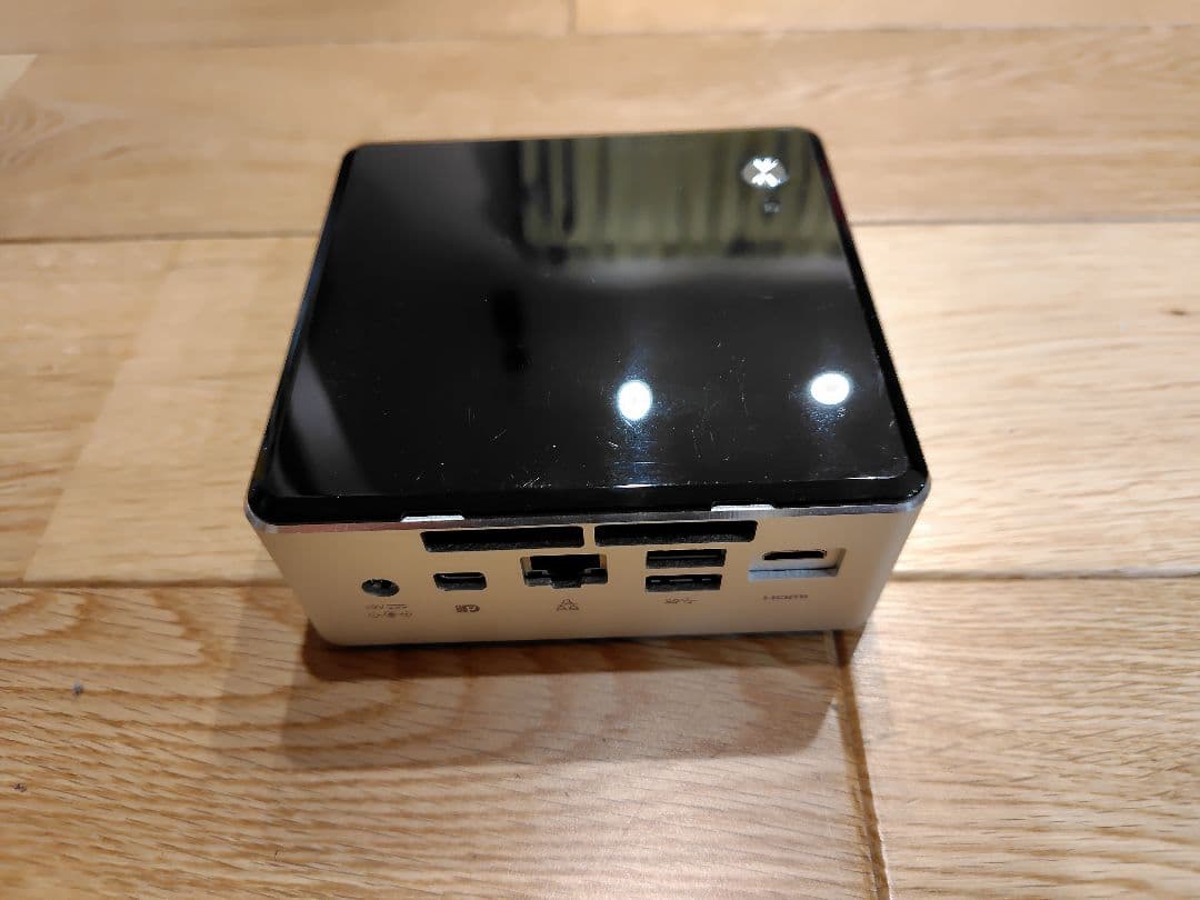 Intel NUC5i5RYH メモリ8GB SSD・OS無 キーボード付