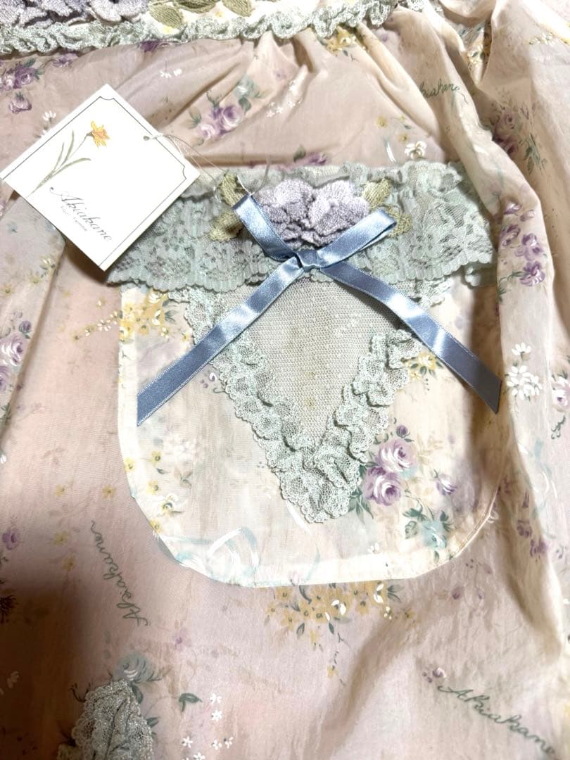 さえら Akiakane アキアカネ サロンエプロン クリーム色