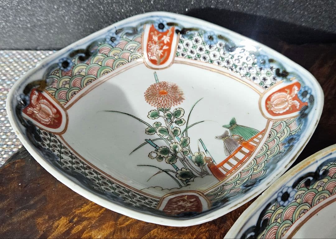 【上作品❗】江戸時代末期～明治時代初期　古伊万里　錦手　菊花に波文様　菱形皿2客