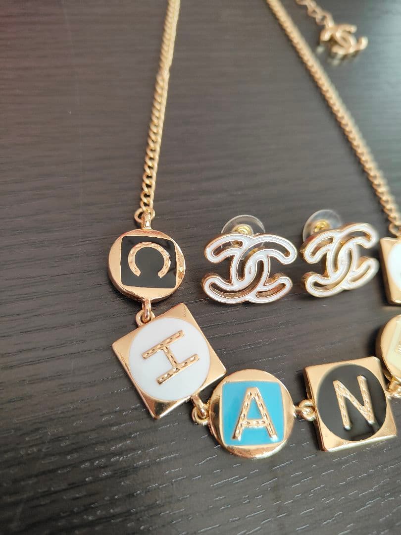 CHANEL アルファベットモチーフ ネックレス/ピアスセット