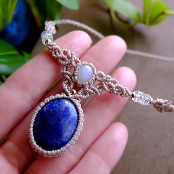 ラピスラズリ・ムーンストーン6月誕生石マクラメ編みチョーカーネックレス 3425