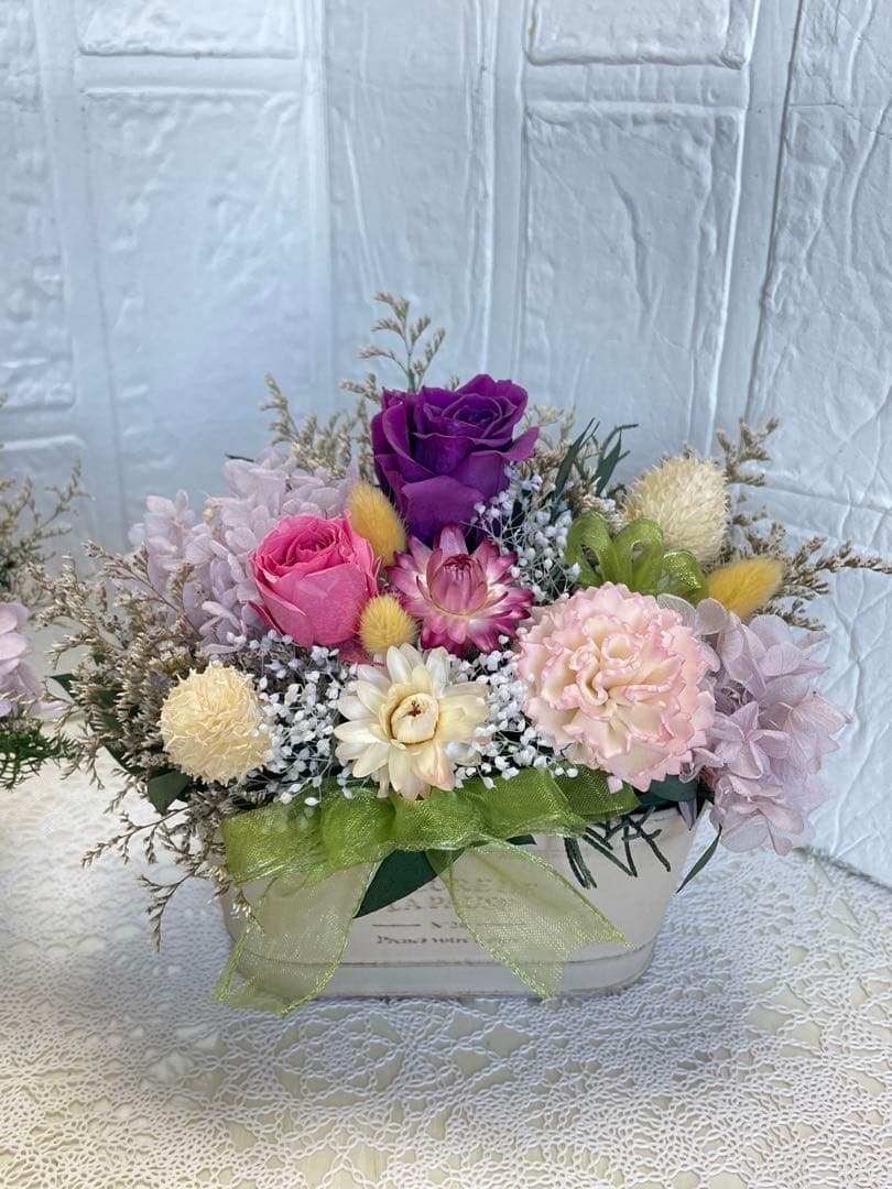 シックな色合い　プリザーブドフラワー＆ドライフラワーアレンジメント