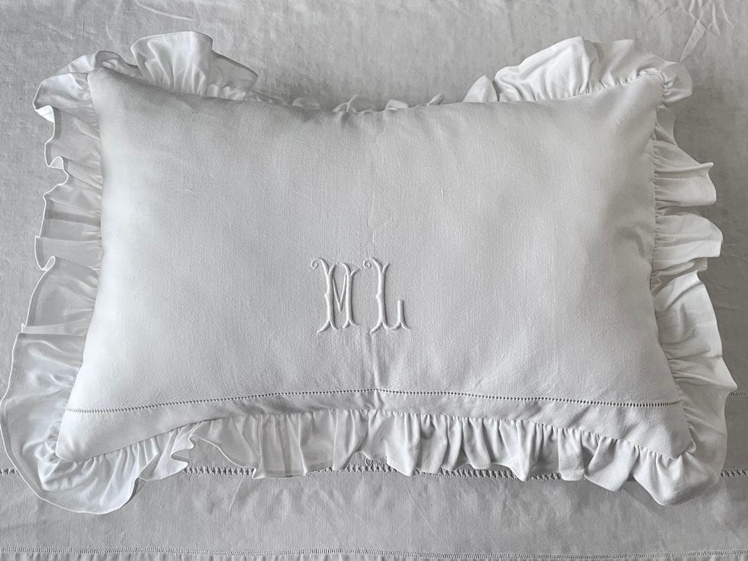 【美品】フランスアンティーク ML手刺繍リネン フリルクッション[3403]