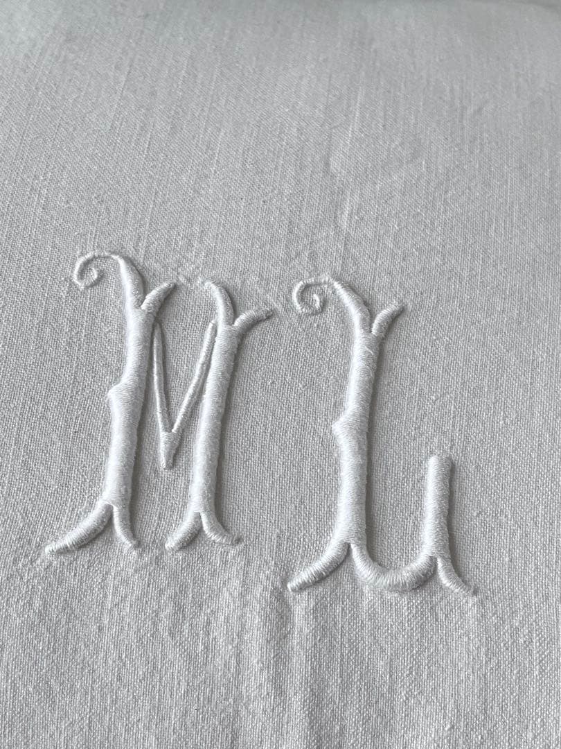 【美品】フランスアンティーク ML手刺繍リネン フリルクッション[3403]
