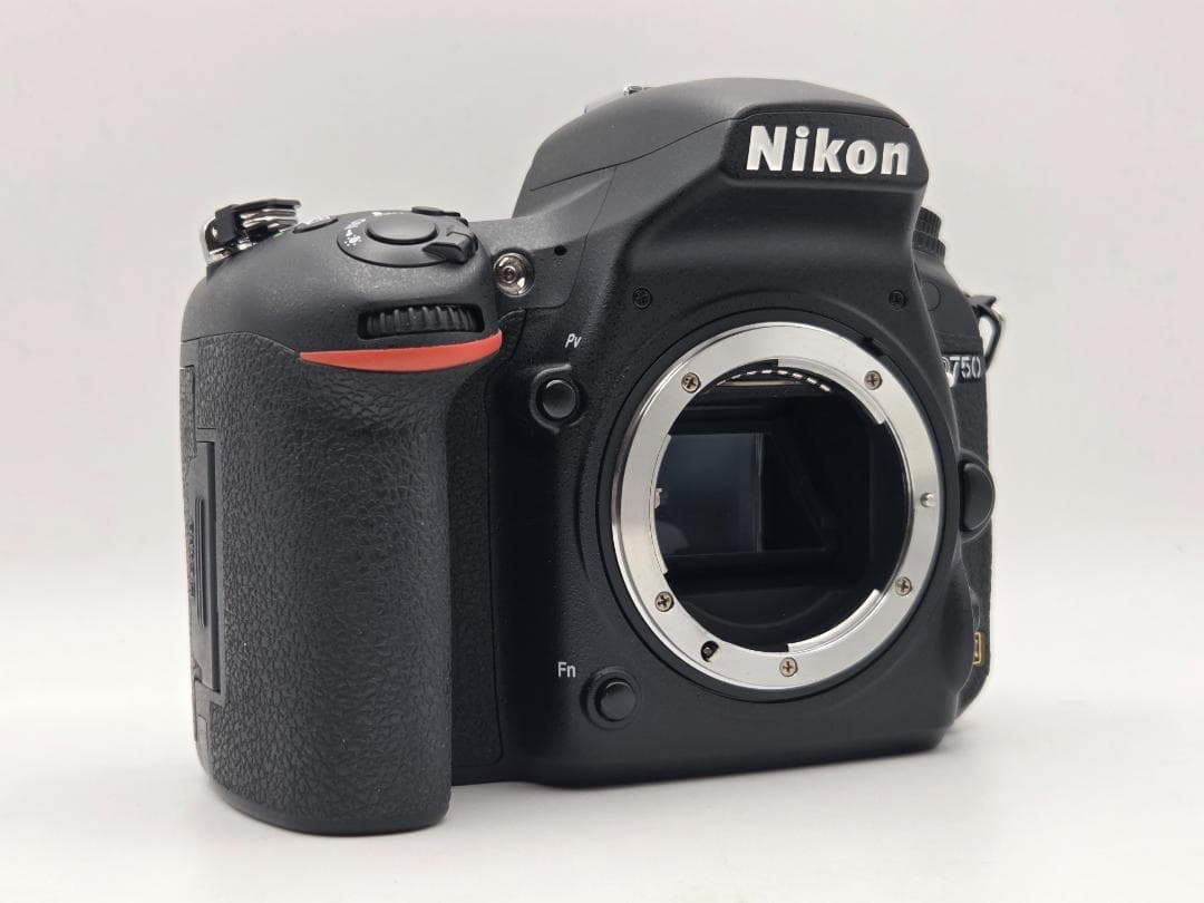 ニコン　NIKON D750 ボディ ブラック 4,885ショット
