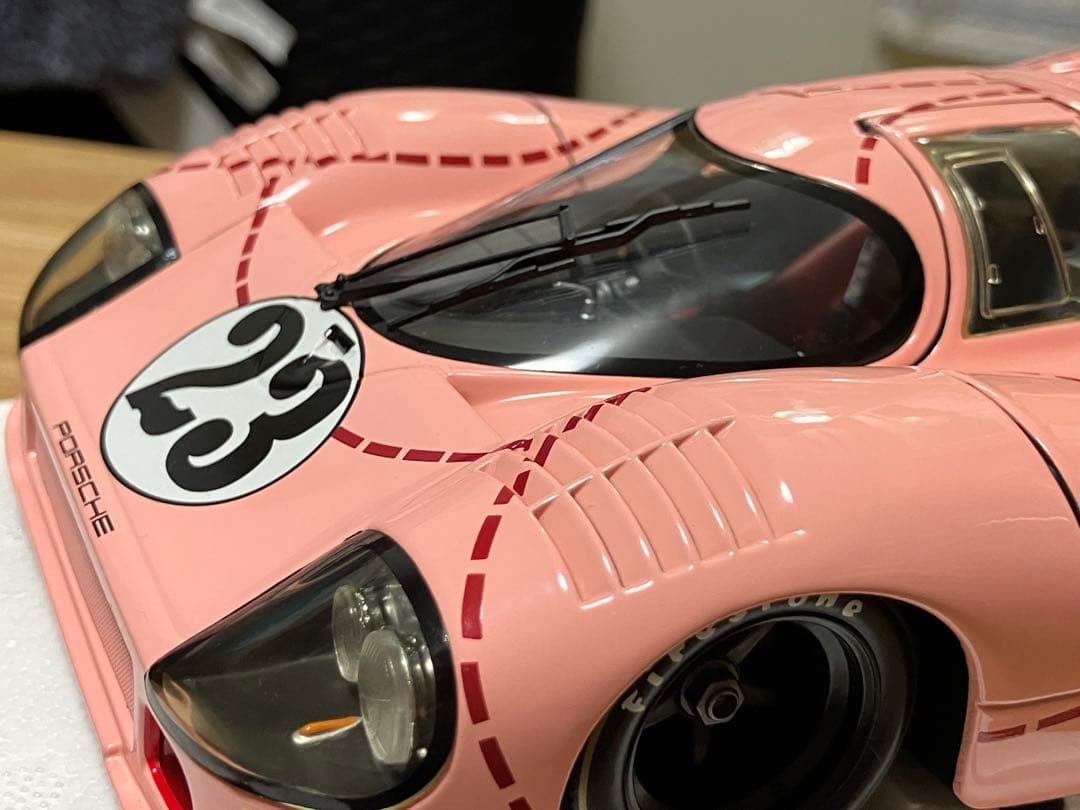 週末特価　ミニチャンプス　1/18 ポルシェ　917/20 ピンクピッグ