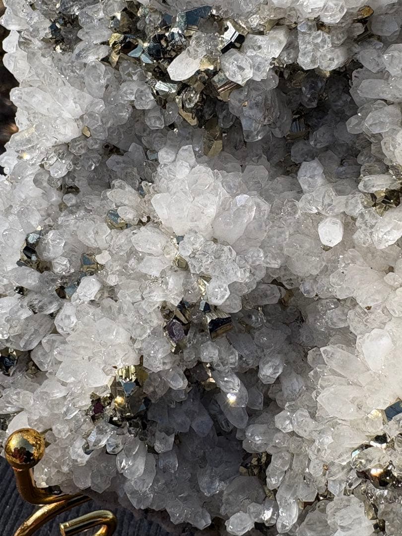 ❤️ 買い得　銅と共生　水晶　0.8kg 可愛い　キラキラ　クラスター 屏風