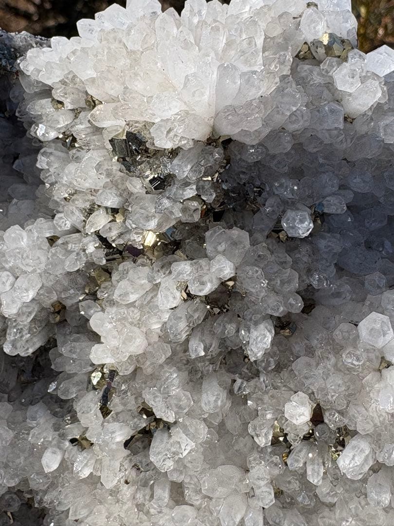 ❤️ 買い得　銅と共生　水晶　0.8kg 可愛い　キラキラ　クラスター 屏風