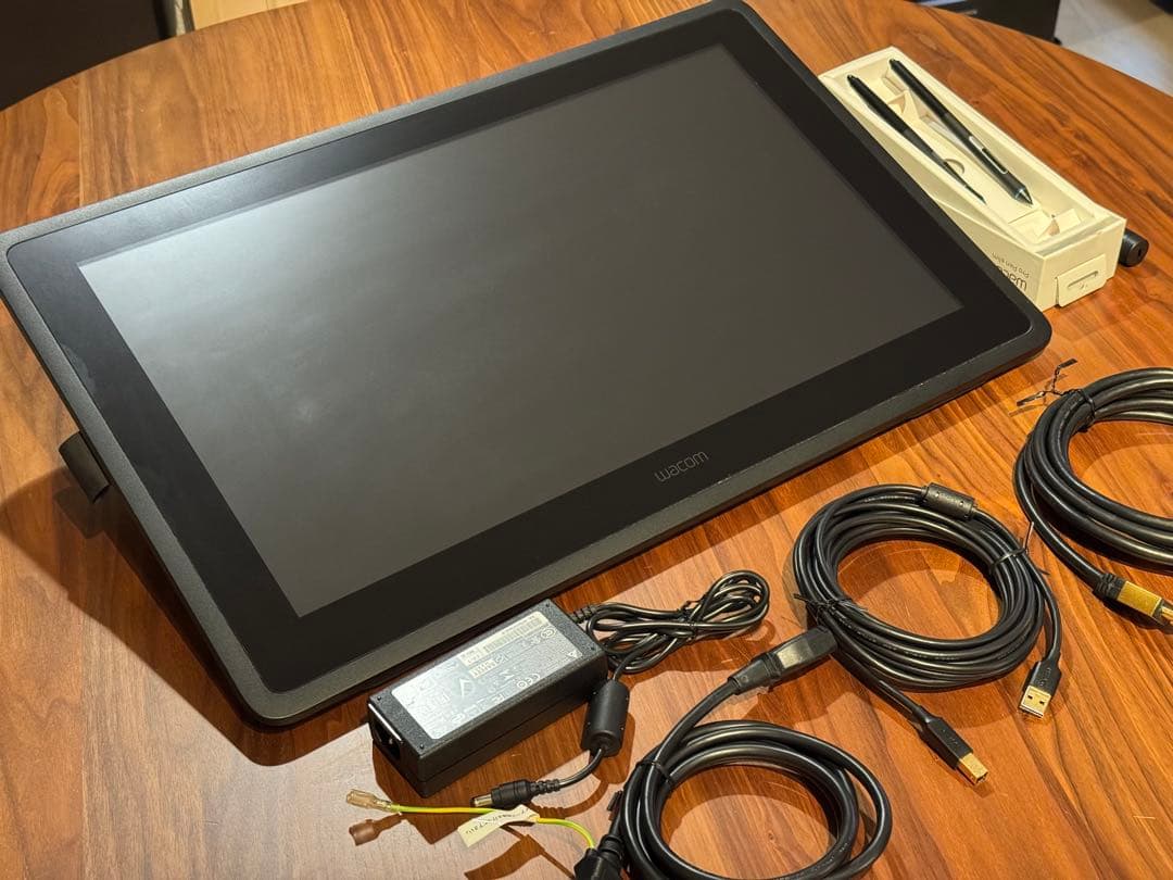 Wacom Cintiq 22 FHD 21.5型Pro Pen slim 2付