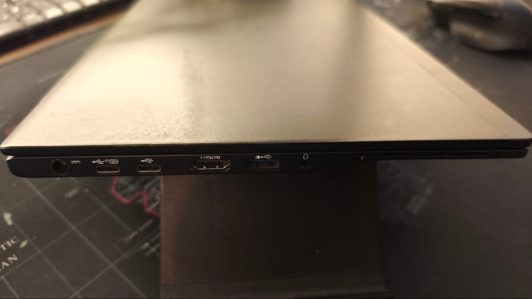 富士通 LIFEBOOK U939/B i5 8365U TechStream