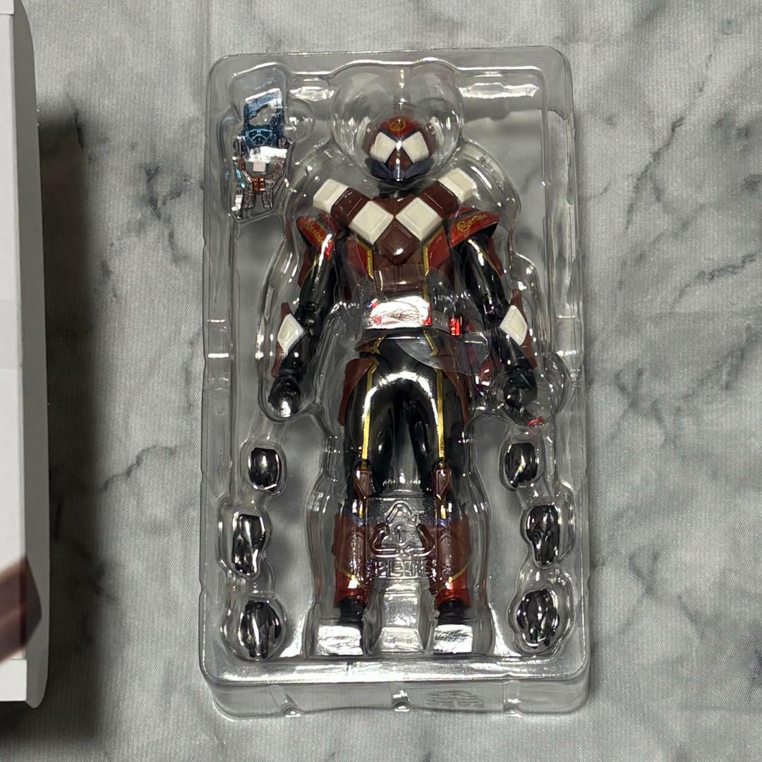 【開封未使用品】 S.H.figuarts 仮面ライダーヴァレン
